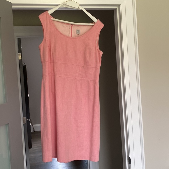 Ladies sharp Tristan 2 piece suit dress. - Picture 4 of 6